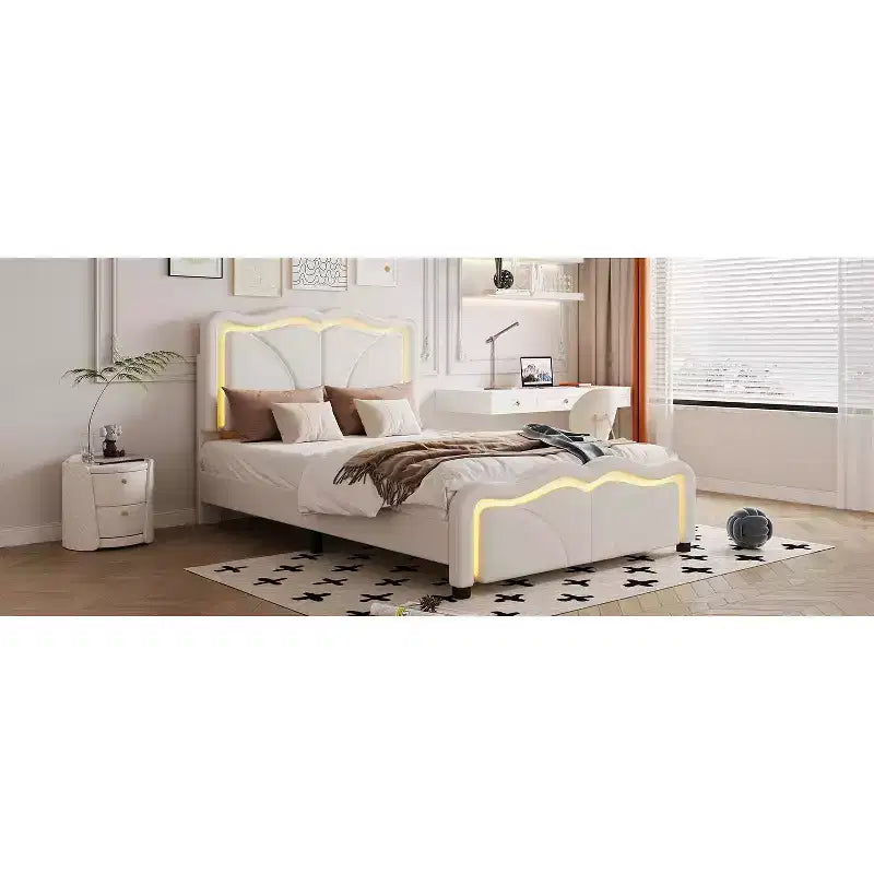 Letto a piattaforma imbottito per letto singolo/matrimoniale con testiera curva regolabile in altezza e luce LED