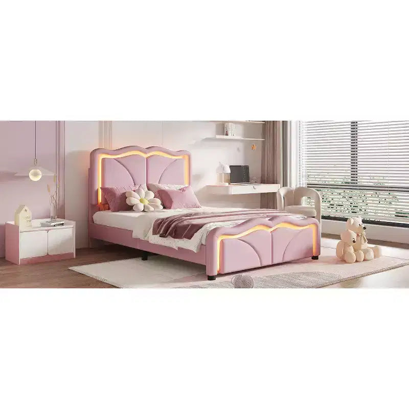 Letto a piattaforma imbottito per letto singolo/matrimoniale con testiera curva regolabile in altezza e luce LED