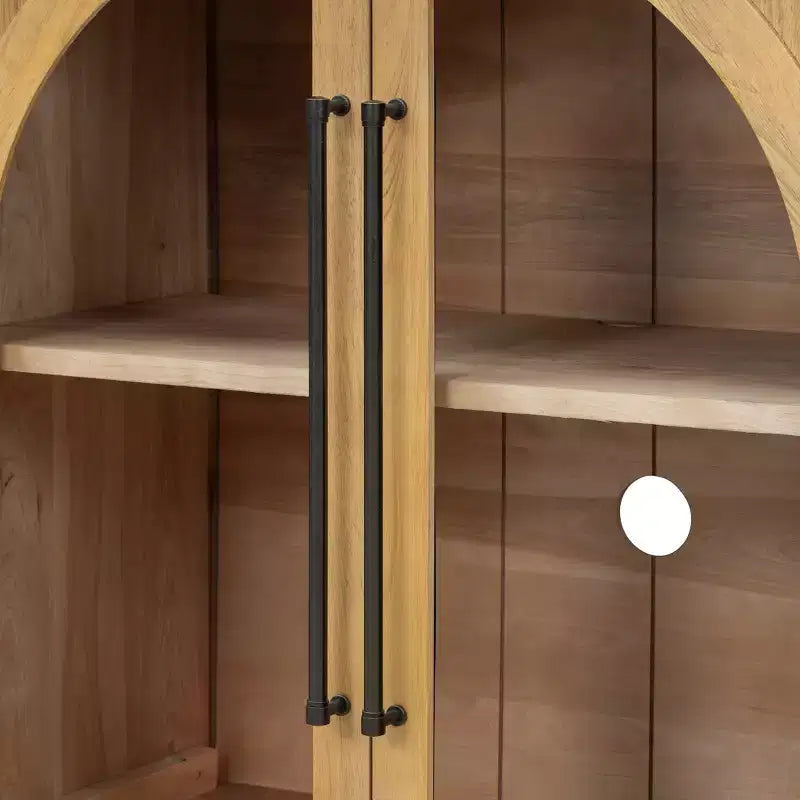 Credenza a 4 ante con ampio spazio contenitivo e ante in vetro e ripiani regolabili
