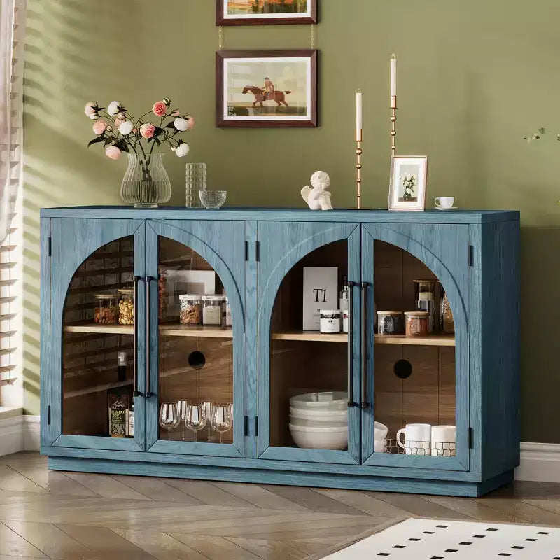 Credenza a 4 ante con ampio spazio contenitivo e ante in vetro e ripiani regolabili