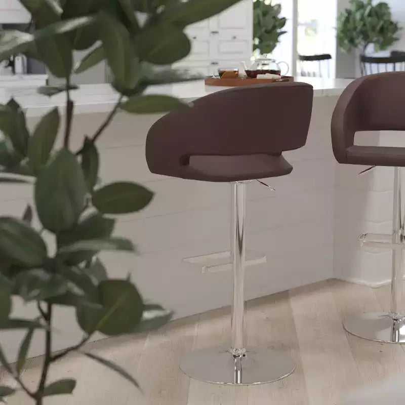 Sgabello da bar moderno con schienale arrotondato, regolabile in altezza, seduta girevole a 360°, in vinile, 150 kg