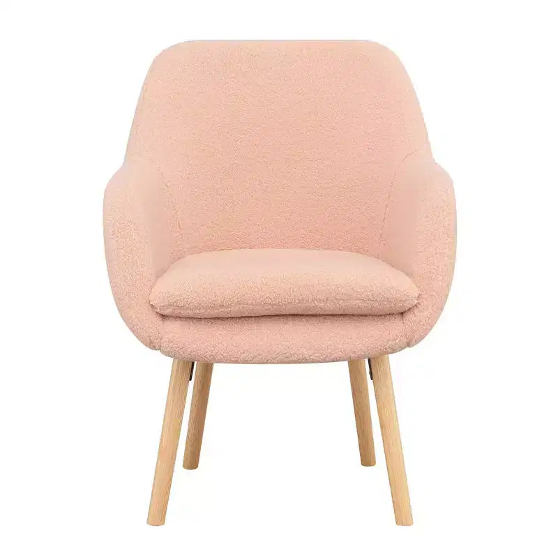 Poltroncina con braccioli Charlotte Wingback in simil montone con struttura in legno di gomma naturale