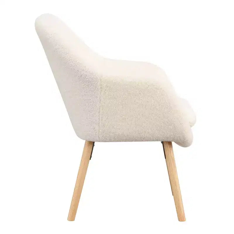Poltroncina con braccioli Charlotte Wingback in simil montone con struttura in legno di gomma naturale