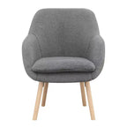Poltroncina con braccioli Charlotte Wingback in simil montone con struttura in legno di gomma naturale